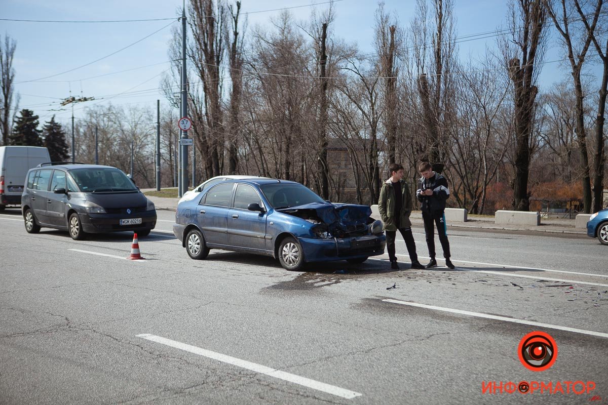 Авария произошла на Слобожанском проспекте Авария произошла на Слобожанском проспекте