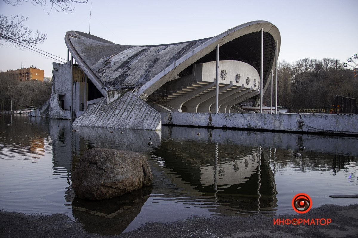 В озере поднялся уровень воды В озере поднялся уровень воды