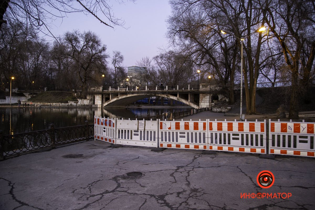 Мост постепенно приходит в аварийное состояние