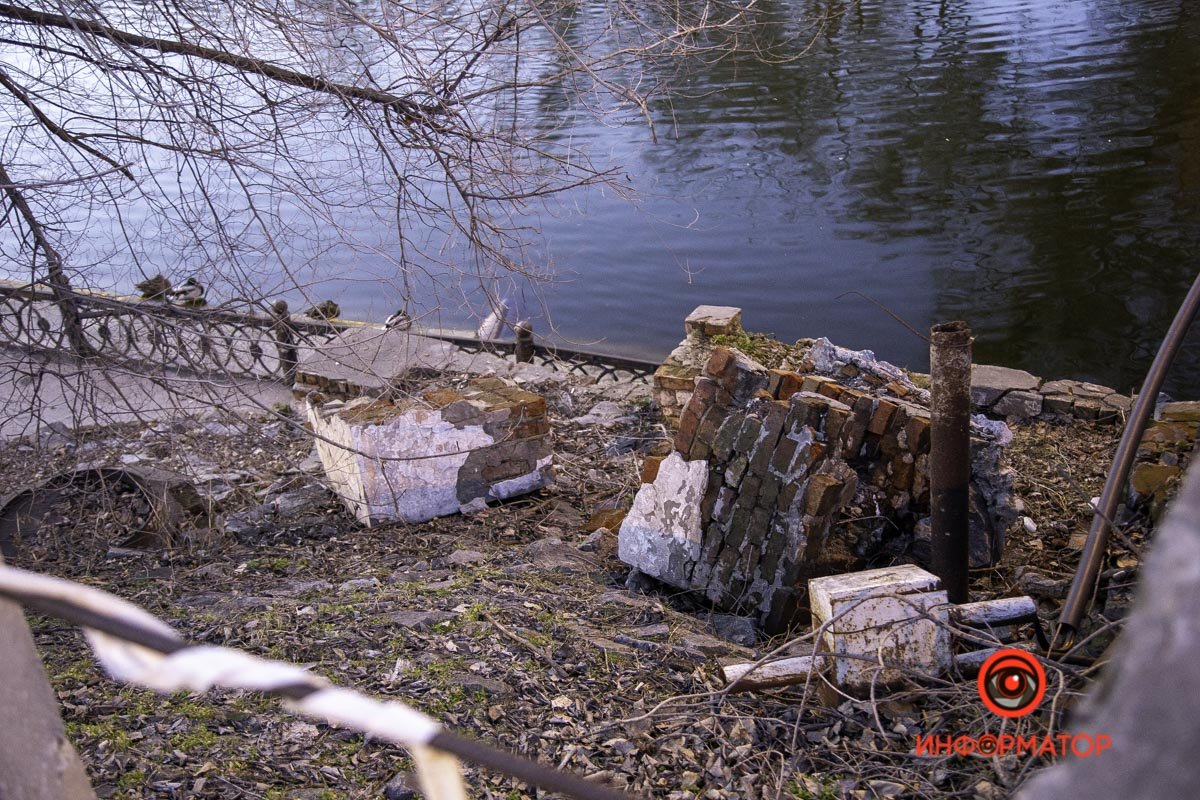 Может упасть на голову