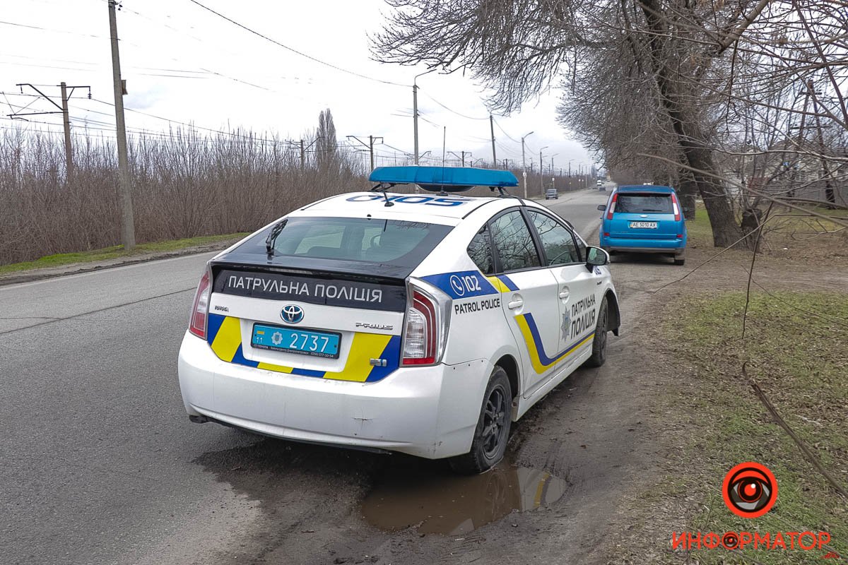 На место приехали полицейские На место приехали полицейские