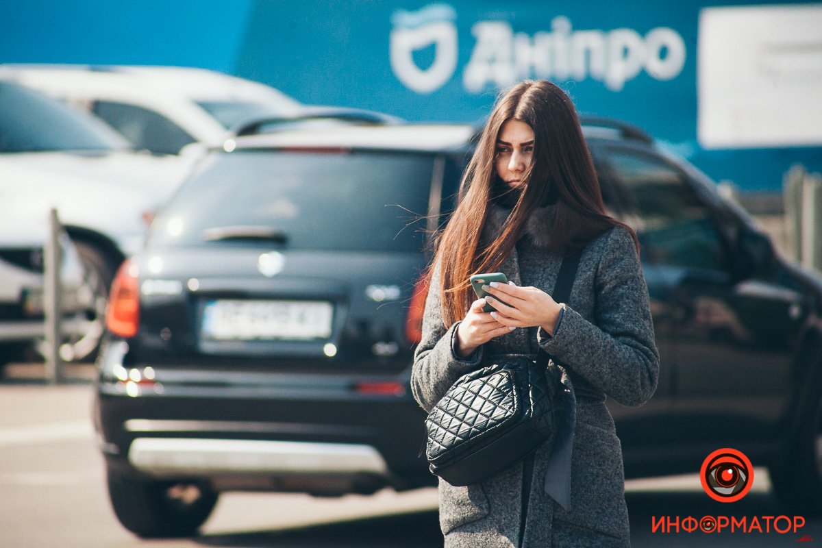 Ветер играет с волосами