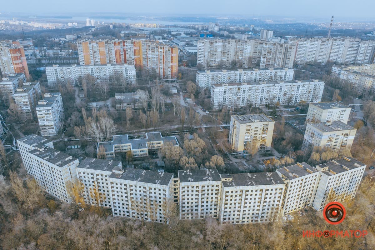 Рядом жилые дома