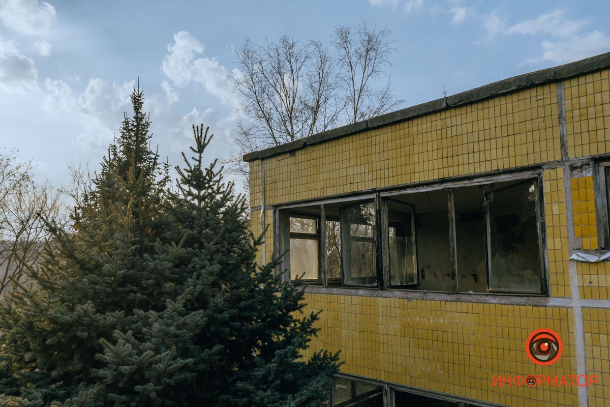 Сад закрылся в начале 2000