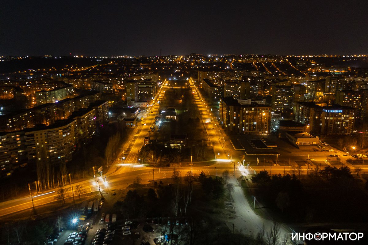 Свет со стороны дорог