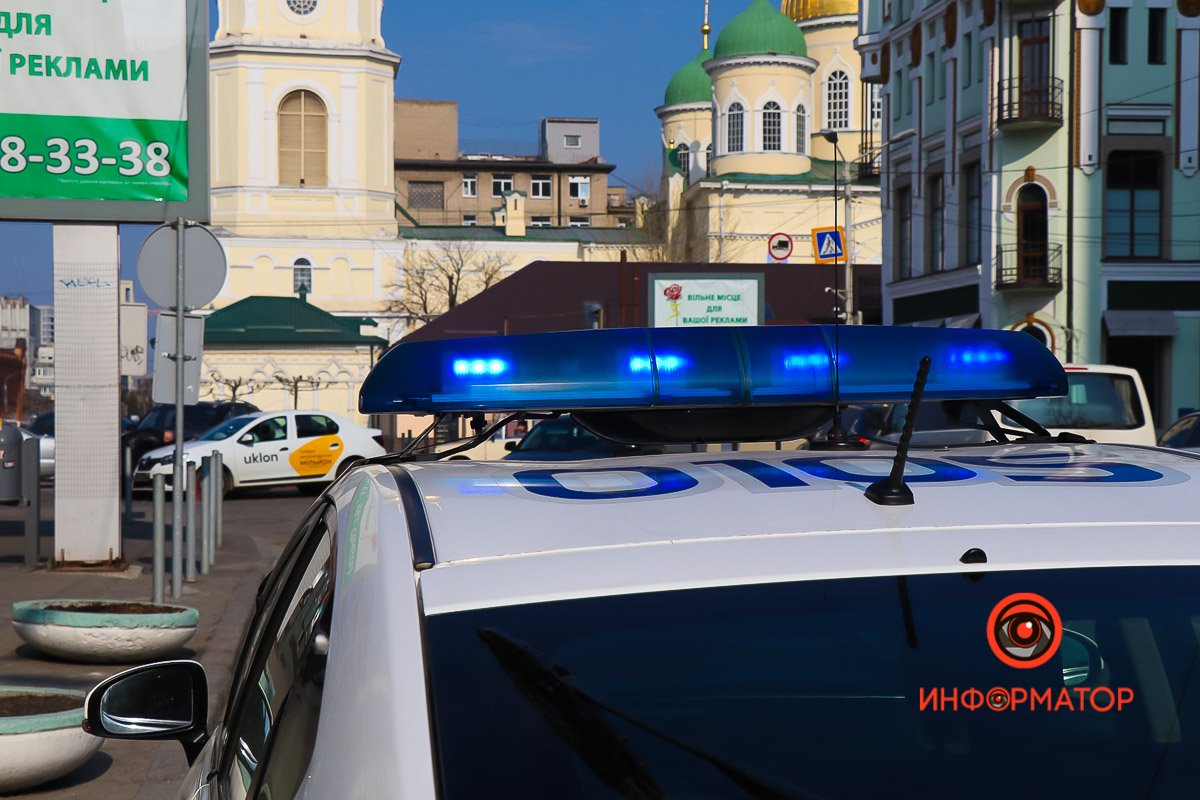 На перекрестке водитель Hyundai не предоставил преимущество Renault На перекрестке водитель Hyundai не предоставил преимущество Renault