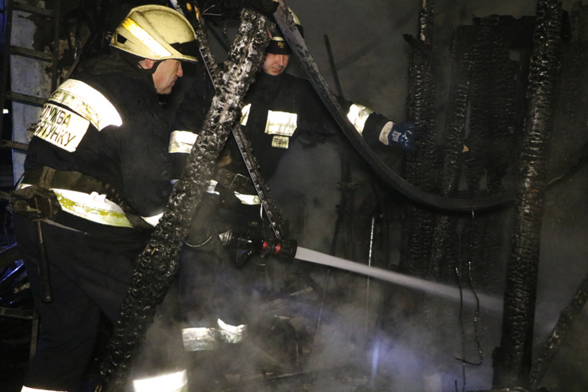 Пожар произошел на улице Вишневой Пожар произошел на улице Вишневой