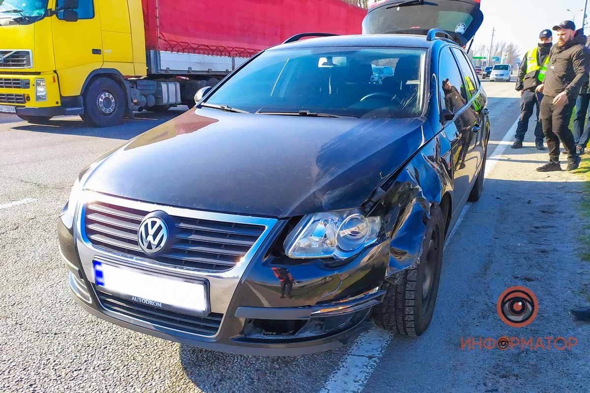 Пешеход шел в рандомном месте дороги Пешеход шел в рандомном месте дороги