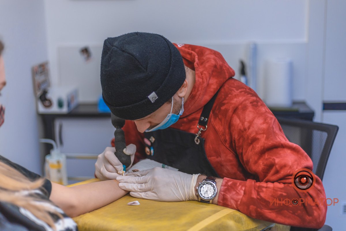 Перчатки всюду Перчатки всюду