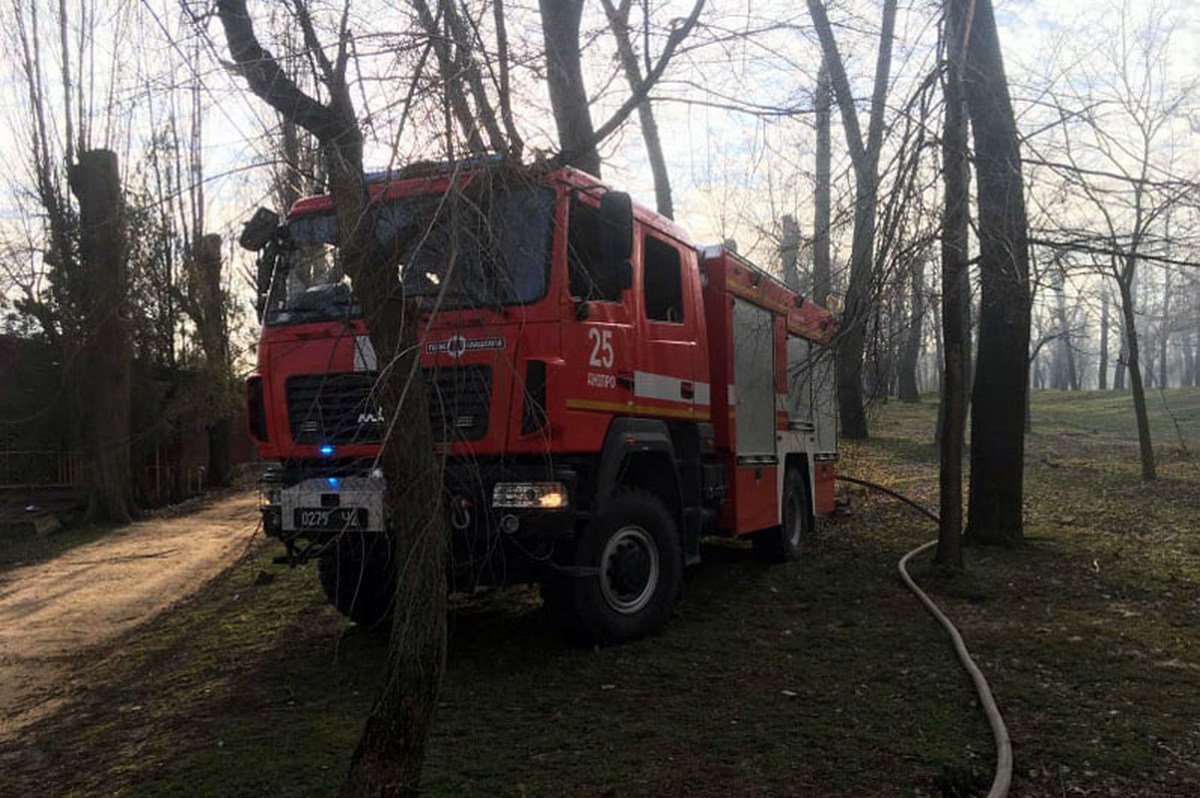 тушению пожара привлекли 4 человека личного состава и 1 единицу пожарно-спасательной техники