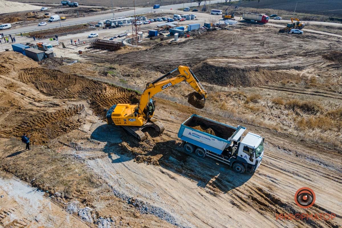 Когда работы завершат, дорога на аэропорт Днепра не будет пересекаться с международной дорогой М-04