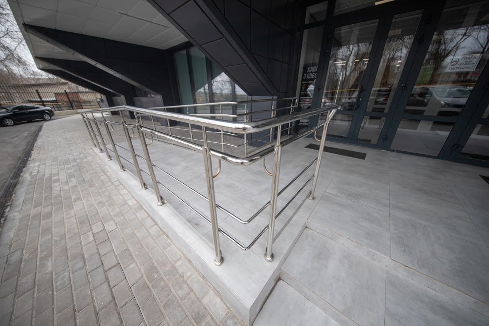 В Днепре проверили объект программы "Велике будівництво" на инклюзивность 8