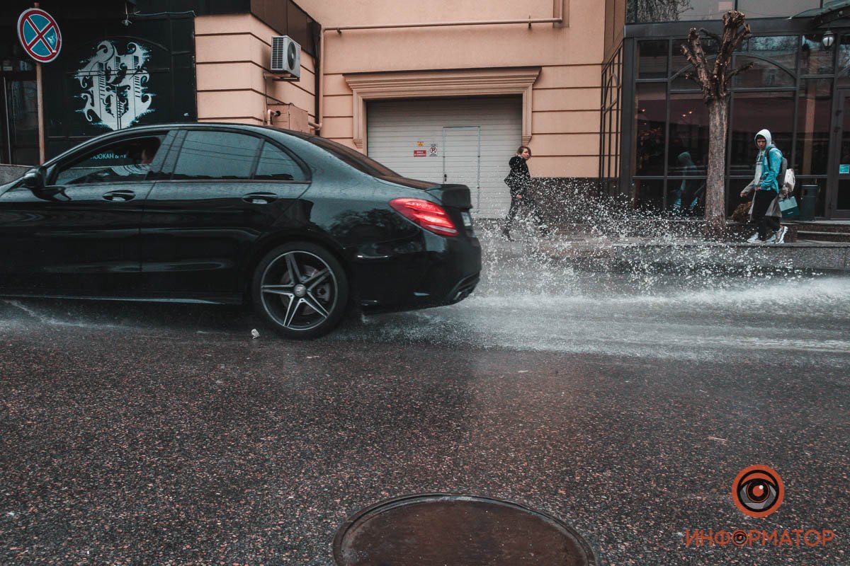 Подобная ситуация происходит здесь не в первый раз Подобная ситуация происходит здесь не в первый раз