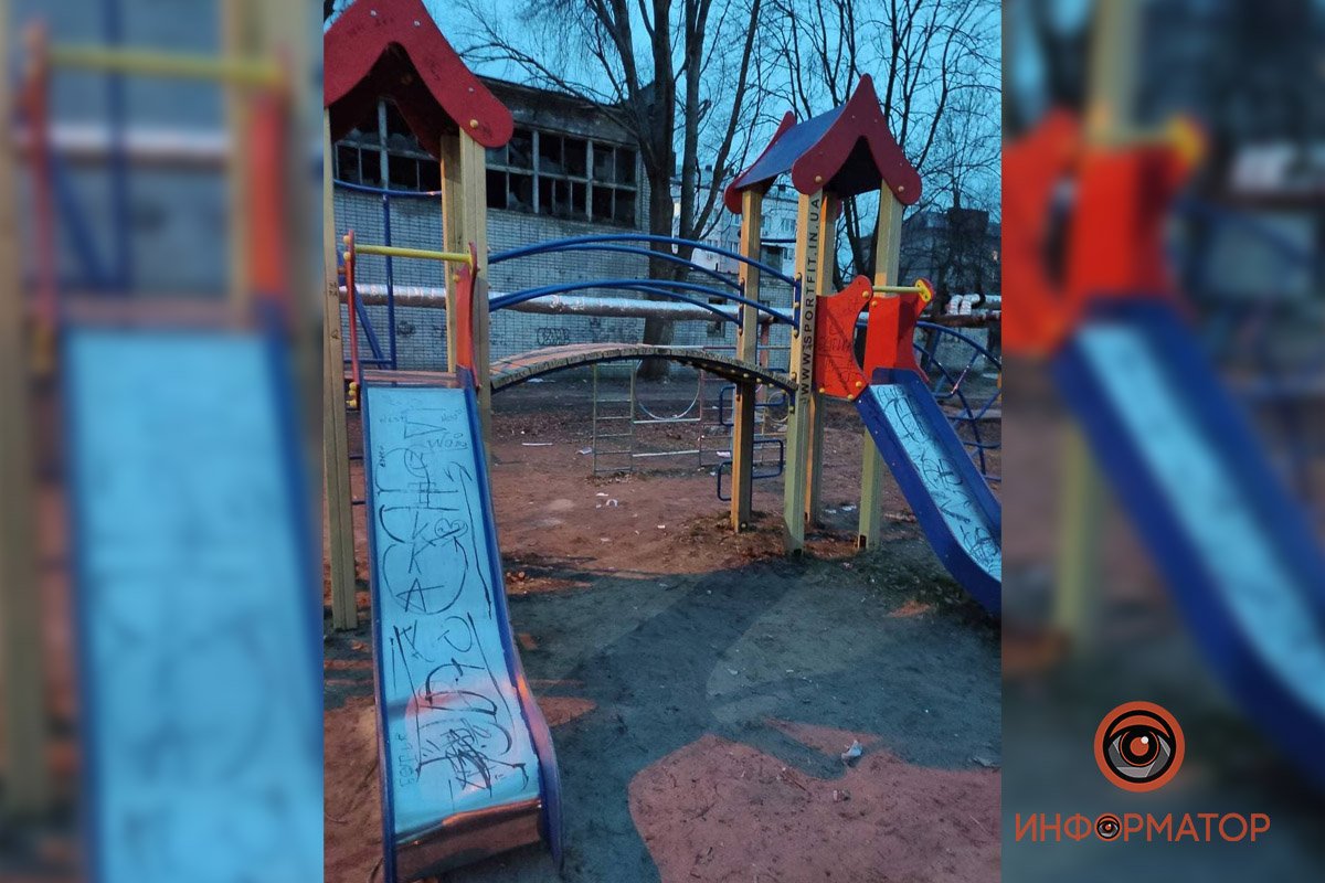 В Днепре подростки изуродовали детскую площадку: жильцы готовят обращение в полицию 8