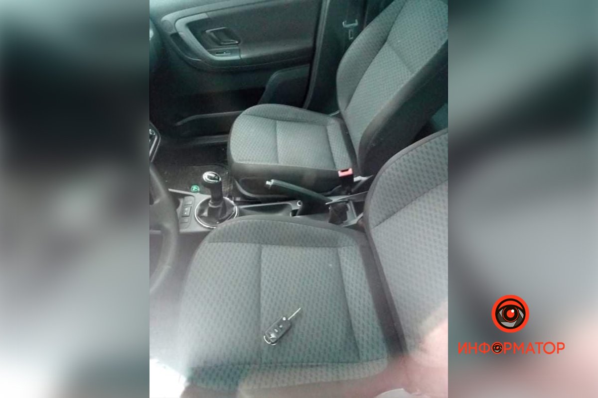 Владельца авто избили до потери сознания в парке Дружбы народов на Слобожанском проспекте, его Skoda угнали