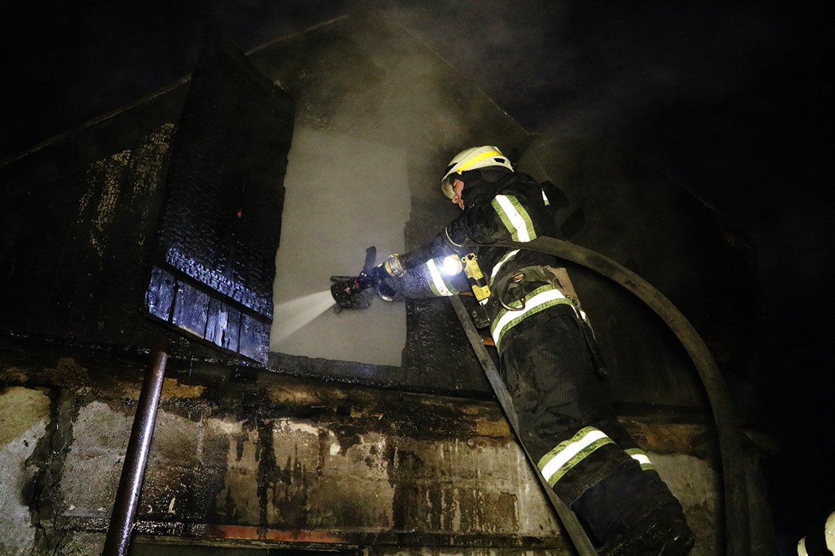 Площадь пожара - 15 квадратных метров