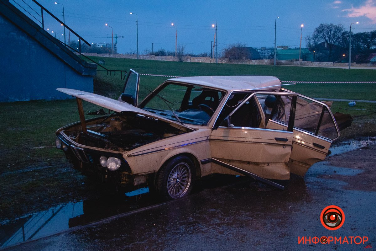 Влетел в столб Влетел в столб