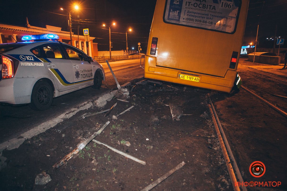 На место приехали полицейские На место приехали полицейские