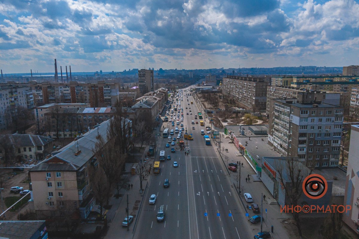 Заняты 2 левые полосы по Слобожанскому проспекту в сторону Калиновой Заняты 2 левые полосы по Слобожанскому проспекту в сторону Калиновой
