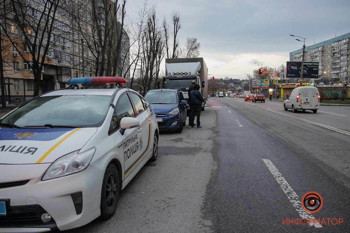 На место приехали полицейские