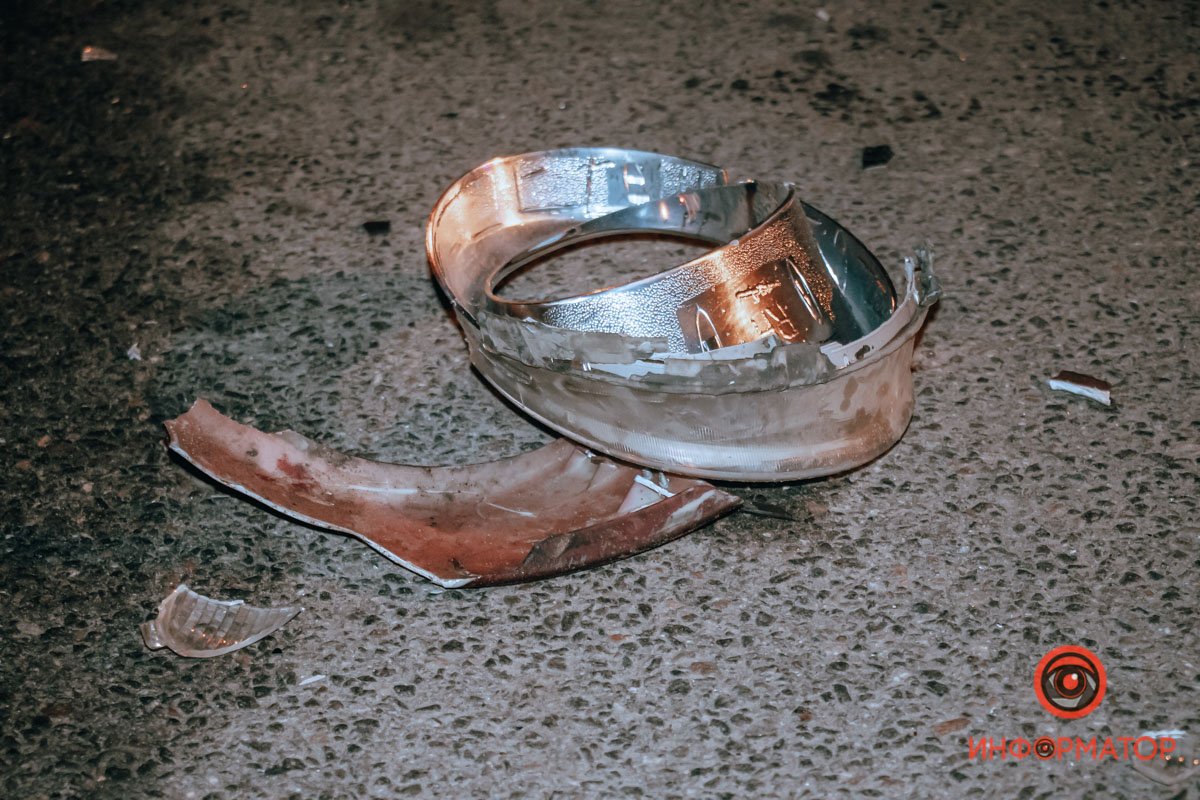 На месте работает полиция, приехал эвакуаторщик