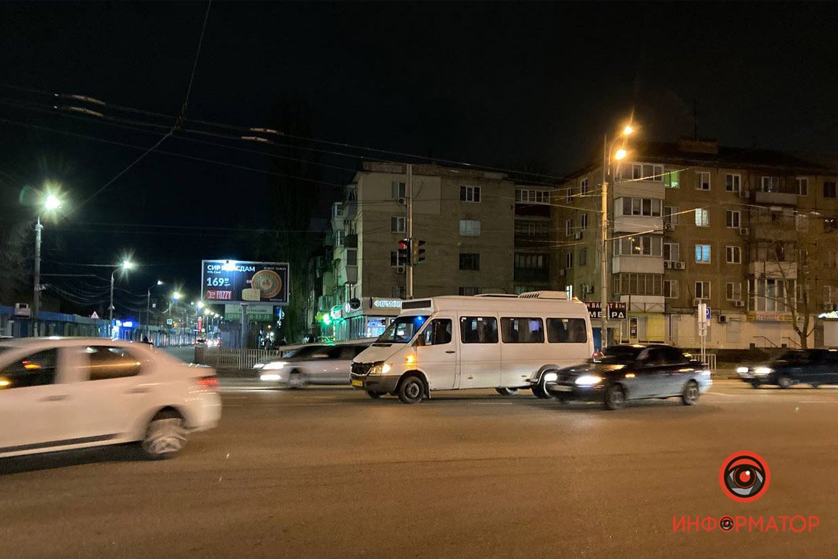 На пересечении Слобожанского проспекта и улицы Калиновой микроавтобус сбил мужчину На пересечении Слобожанского проспекта и улицы Калиновой микроавтобус сбил мужчину