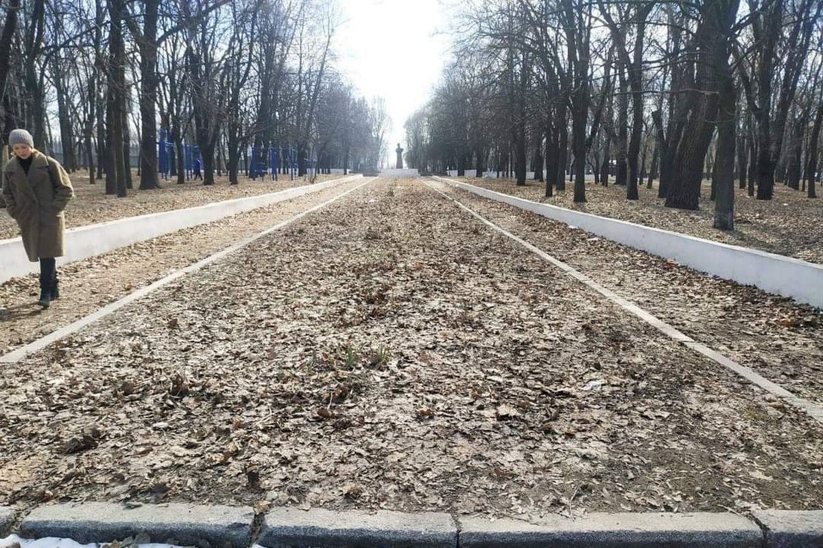 Сквер считают визитной карточкой города для тех, кто въезжает со стороны Кривого Рога Сквер считают визитной карточкой города для тех, кто въезжает со стороны Кривого Рога