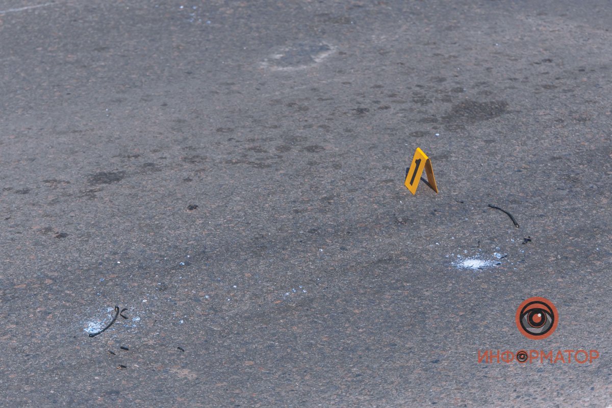 Женщина переходила в неположенном месте Женщина переходила в неположенном месте