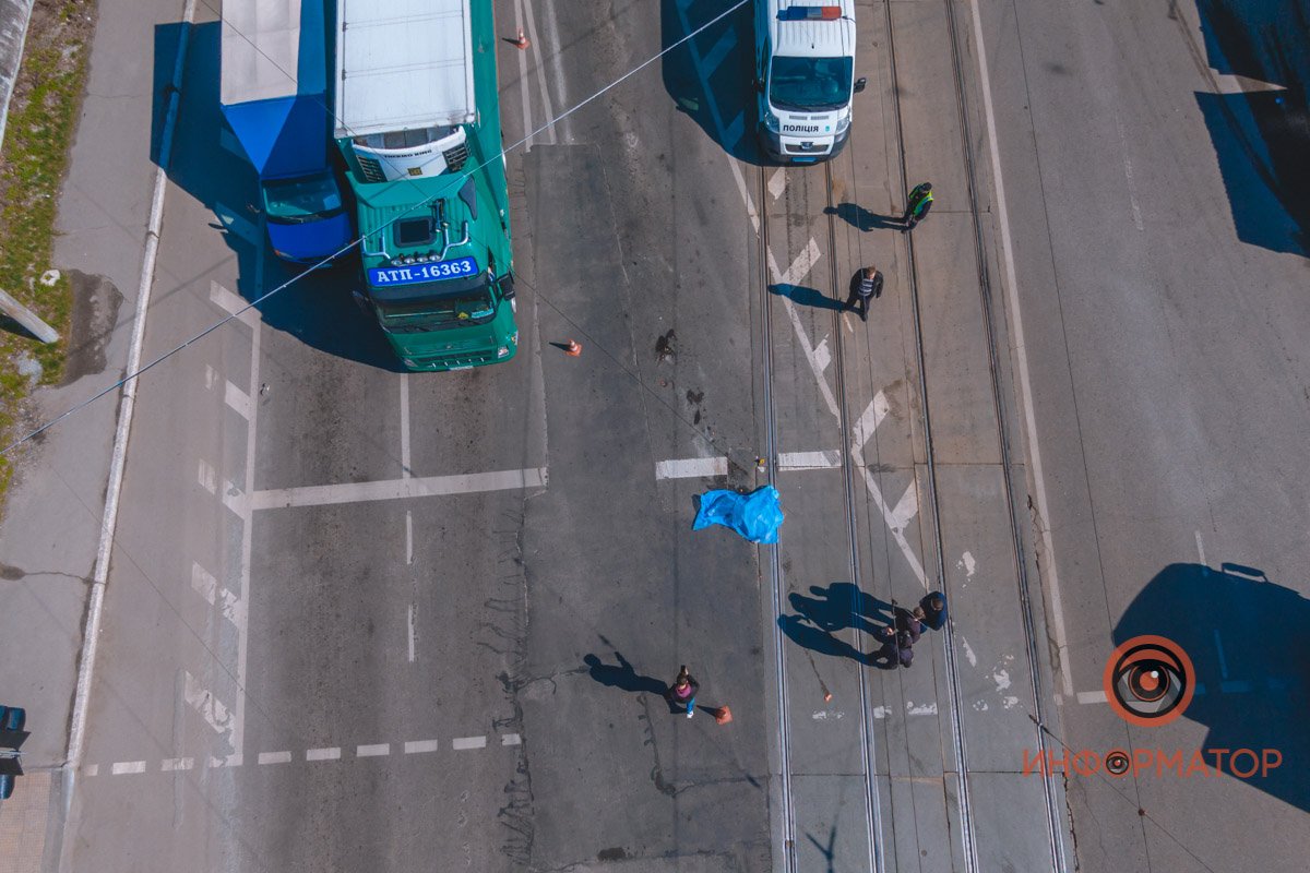 Фура протащила женщину несколько метров Фура протащила женщину несколько метров