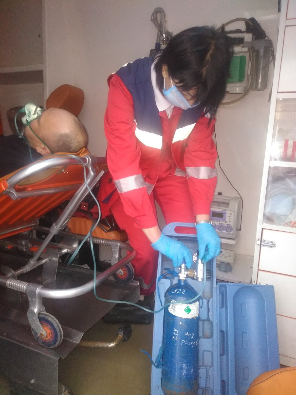 Медики трудятся на износ Медики трудятся на износ