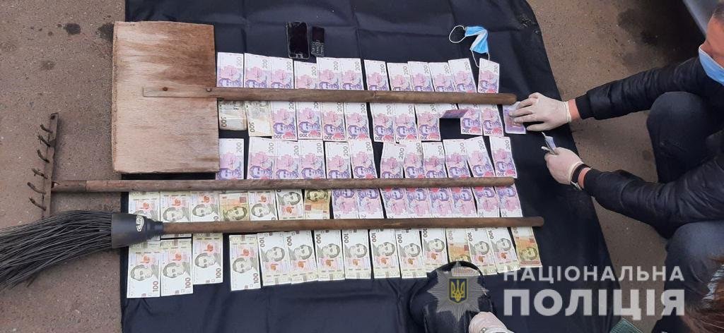 Нарушительниц задержали в порядке 208-ой статьи УПК Украины Нарушительниц задержали в порядке 208-ой статьи УПК Украины