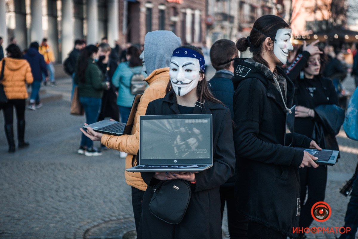 Показывали тематические фильмы и видеоролики Показывали тематические фильмы и видеоролики