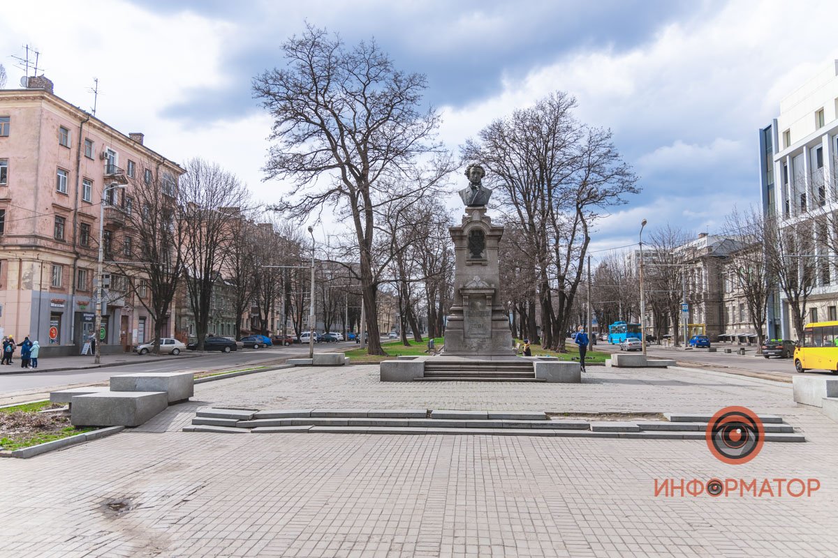 Памятник Пушкину на проспекте Пушкина сейчас Памятник Пушкину на проспекте Пушкина сейчас