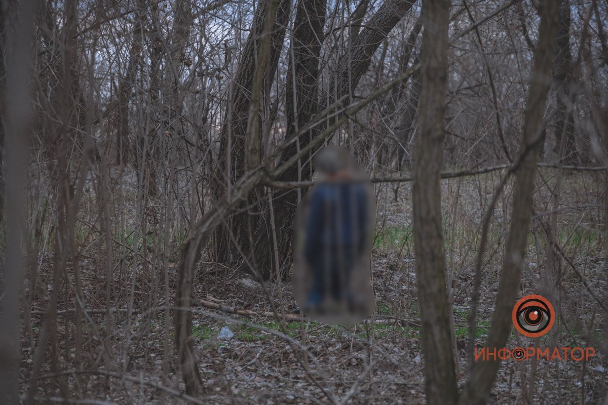 Детали устанавливают