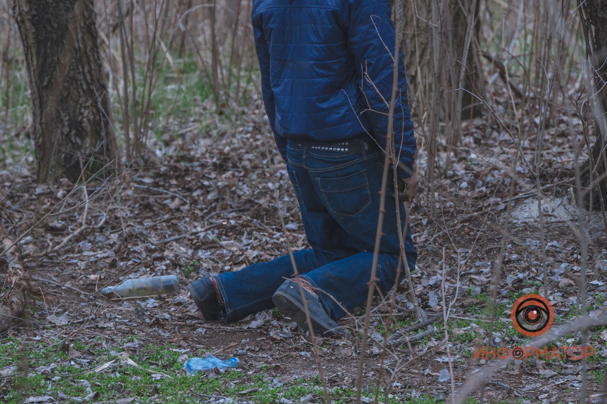 Тело нашел мужчина, который гулял с собакой