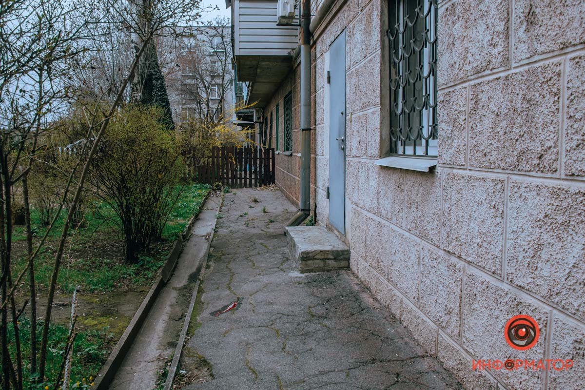 Он умер по пути в больницу Он умер по пути в больницу