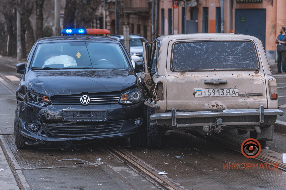 На место приехали полицейские и медики На место приехали полицейские и медики