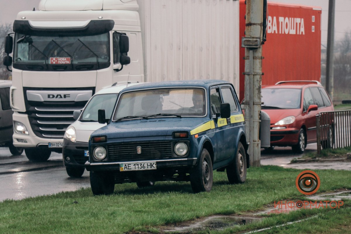 В Днепре на Донецком шоссе женщина выпала из вагона трамвая 6