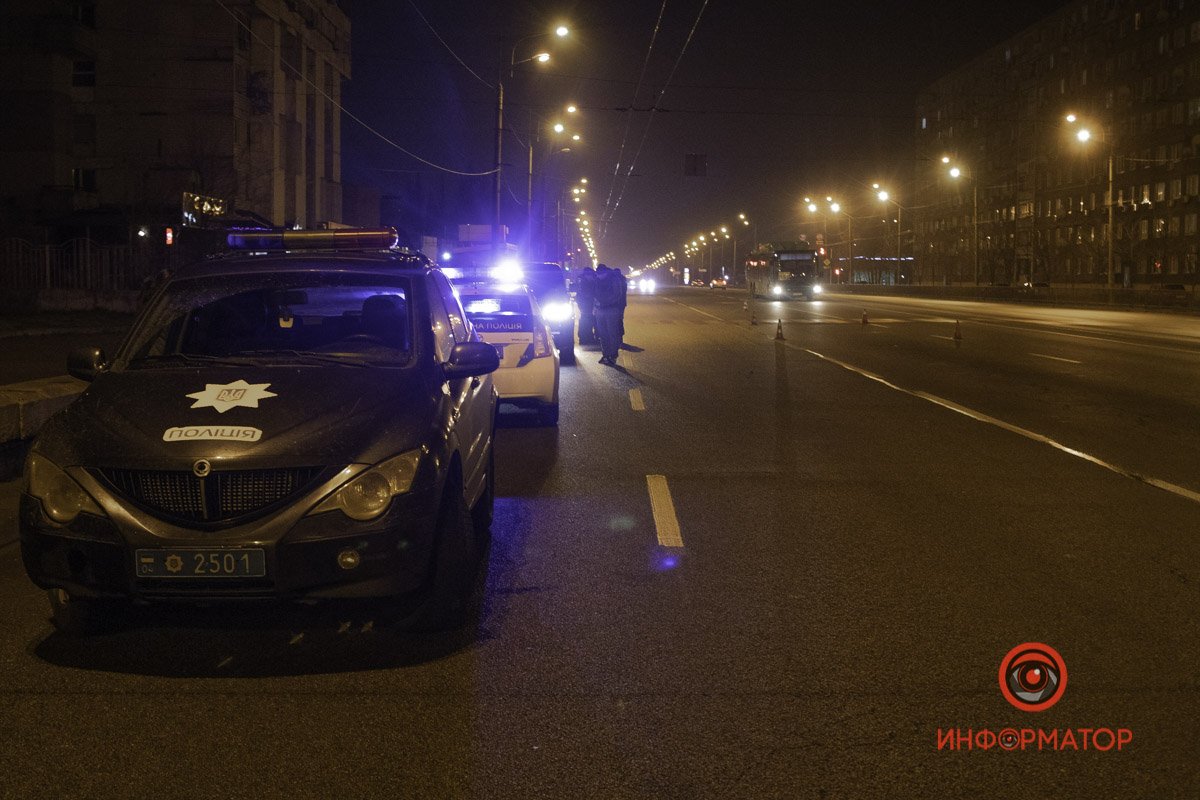 На месте происшествия работает полиция