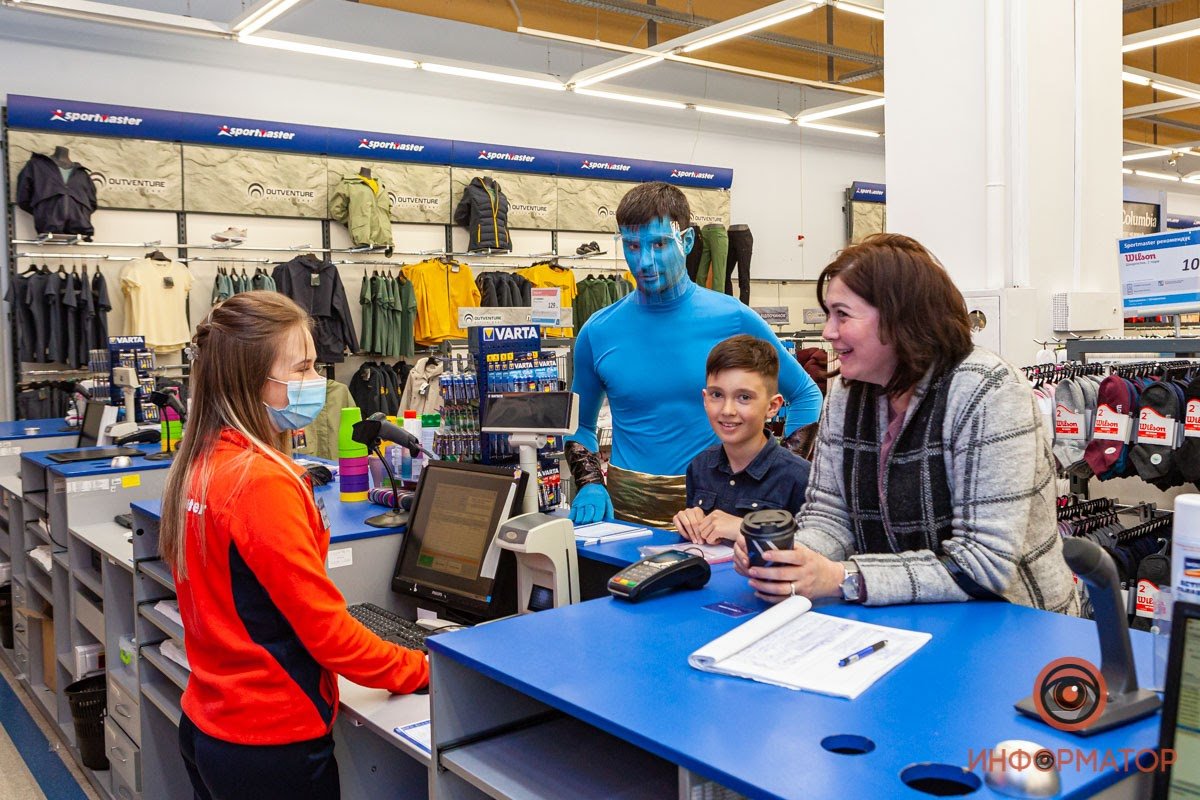 В "Караване" поселился джинн, который оплачивает покупки жителей Днепра 3