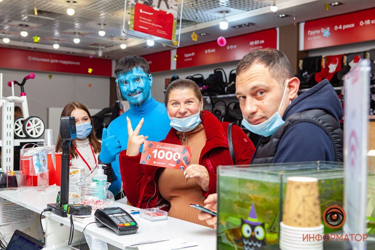 В "Караване" поселился джинн, который оплачивает покупки жителей Днепра 7