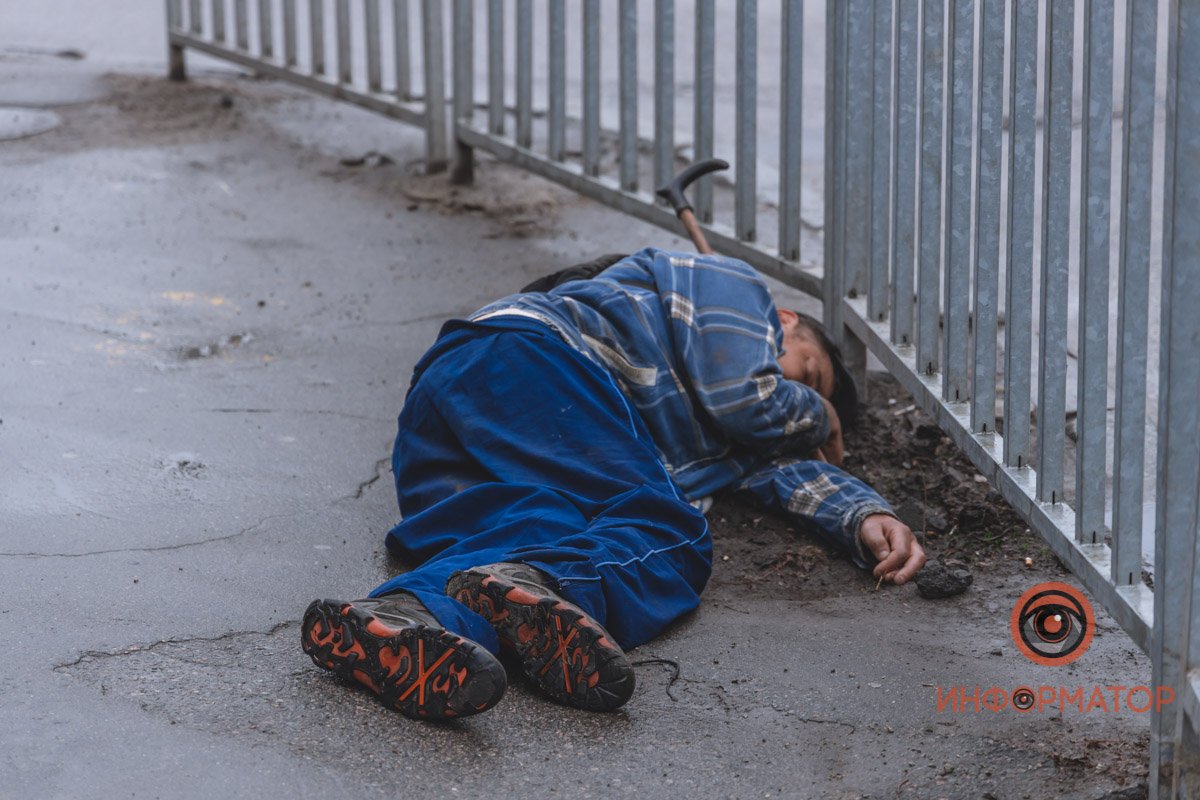 Мужчине стало плохо Мужчине стало плохо