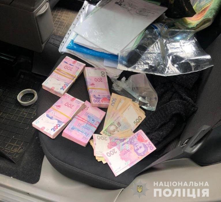 В автомобиле найдено более 86 тыс. грн В автомобиле найдено более 86 тыс. грн