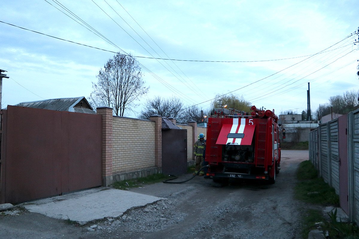 Его доставили в больницу №4 с отравлением продуктами горения Его доставили в больницу №4 с отравлением продуктами горения