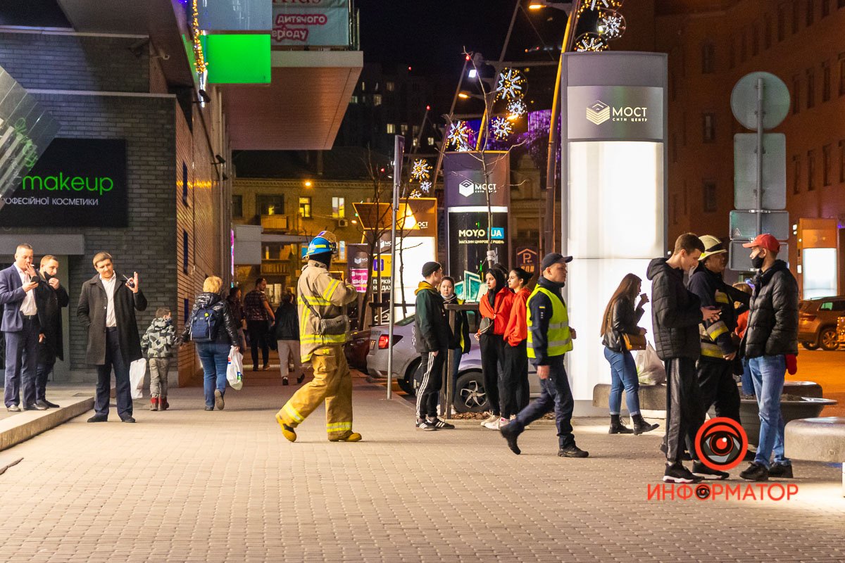 Ни огня, ни даже задымления не обнаружили Ни огня, ни даже задымления не обнаружили