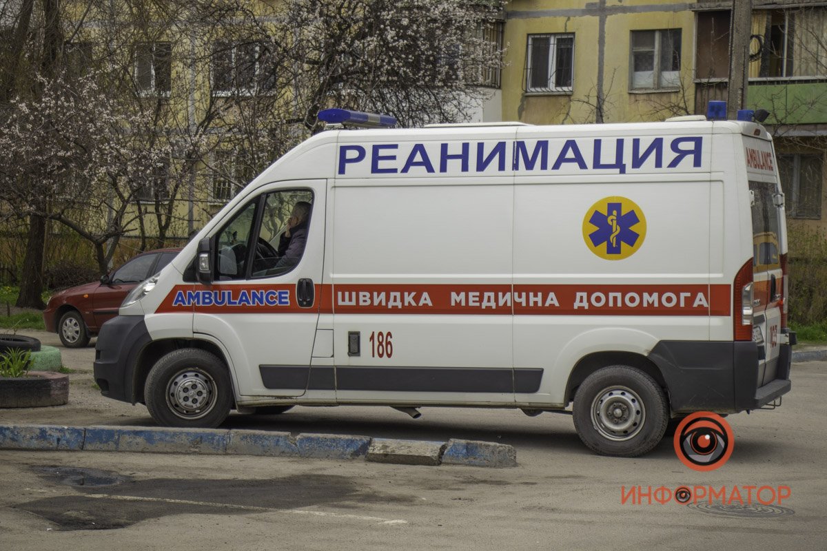 Скорая отвезла пострадавшую в 6 горбольницу в тяжелом состоянии