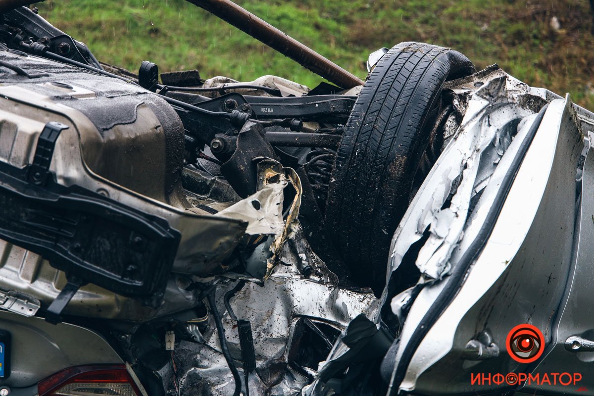 Автомобиль двигался с Левого на Правый берег Автомобиль двигался с Левого на Правый берег