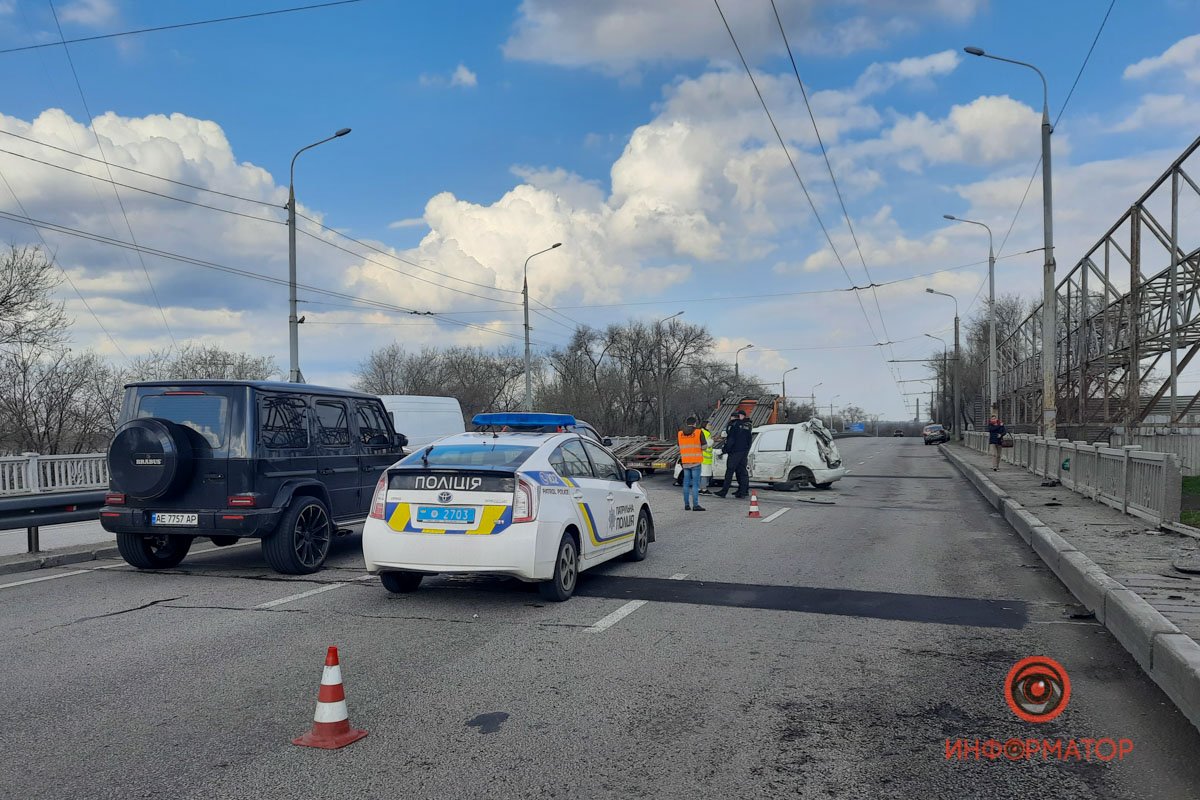 На месте работает полиция На месте работает полиция