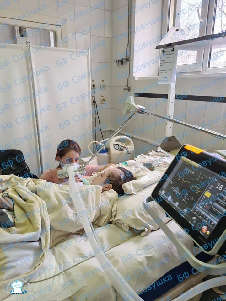 В областной детской больнице в Днепре умер мальчик с неизлечимой болезнью: семье нужна помощь 1