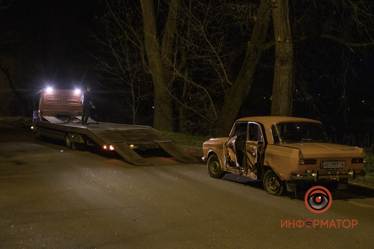 На место ДТП работает эвакуатор На место ДТП работает эвакуатор